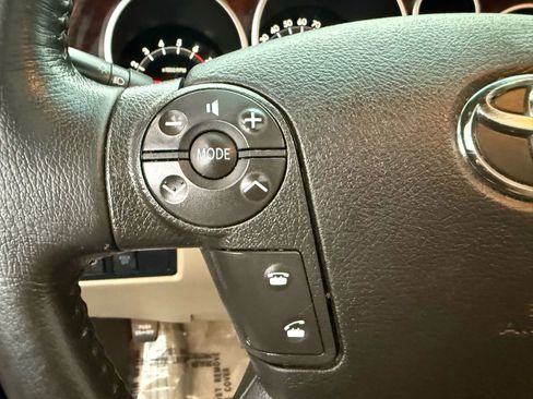 Used 2010 Toyota Sequoia Limited image 23