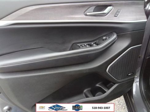Used 2022 Jeep Grand Cherokee Limited AWD/4WD image 11
