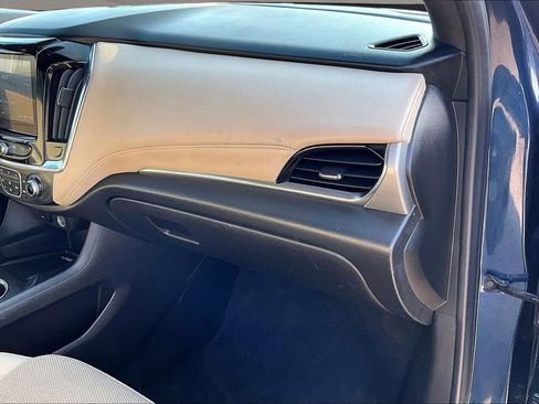 Used 2022 Chevrolet Traverse LT image 18