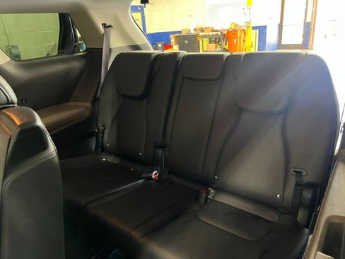 Used 2026 Kia Carnival FWD image 29