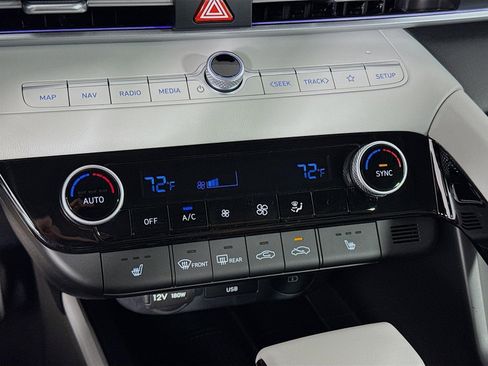 New 2026 Hyundai Elantra Limited FWD image 18