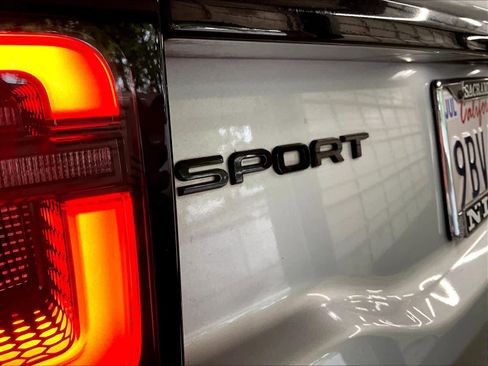 Used 2023 Land Rover Discovery Sport SE AWD/4WD image 11
