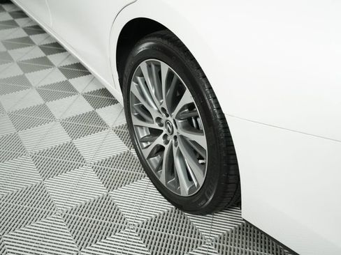 Certified 2021 Lexus ES 350 w/ Premium Package FWD image 8