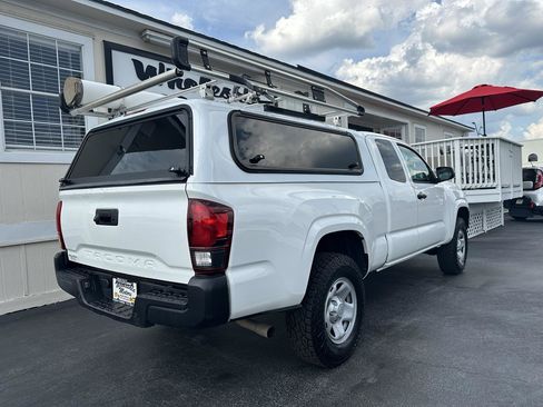 Used 2023 Toyota Tacoma SR RWD image 5