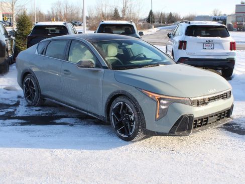 New 2025 Kia K4 GT-Line image 3