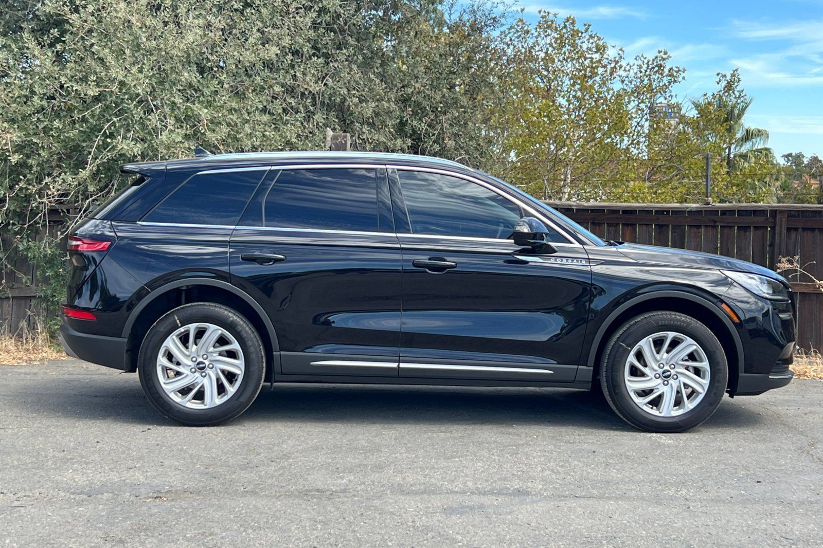 Used 2022 Lincoln Corsair FWD image 3