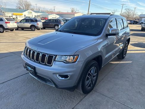 Used 2020 Jeep Grand Cherokee Limited image 6
