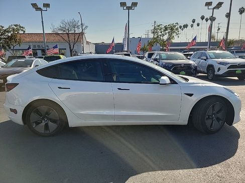 Used 2021 Tesla Model 3 Standard Range Plus image 8