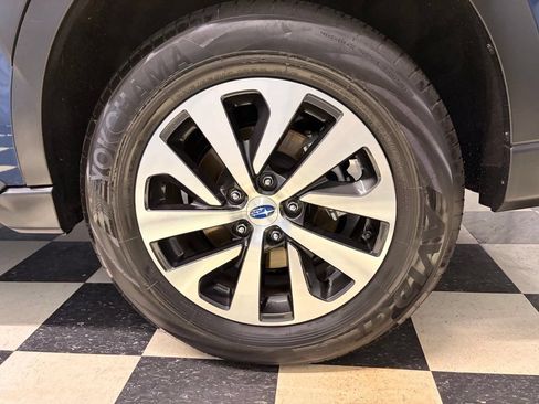 Used 2025 Subaru Outback Premium AWD/4WD image 8