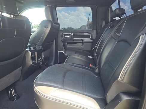 Used 2021 RAM 2500 Laramie w/ Night Edition AWD/4WD image 7