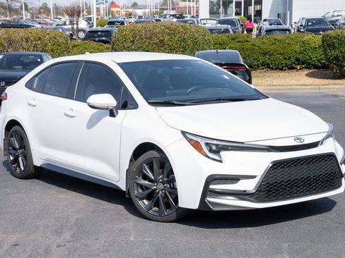 Certified 2025 Toyota Corolla SE image 1