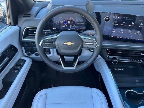 New 2026 Chevrolet Suburban Premier image 13