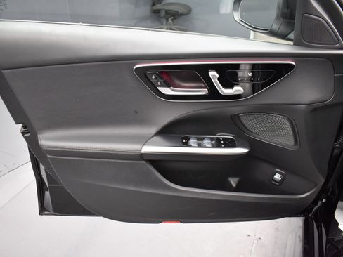 Used 2023 Mercedes-Benz C 300 Sedan image 10