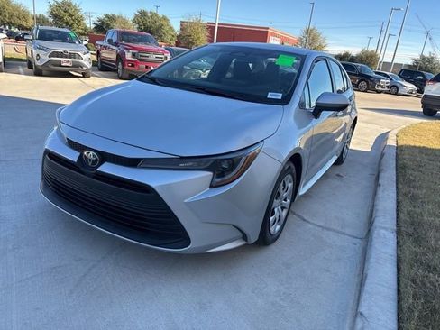 Used 2024 Toyota Corolla LE image 6