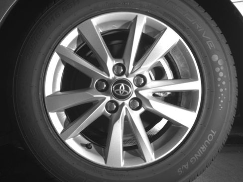 Used 2025 Toyota Camry LE FWD image 11