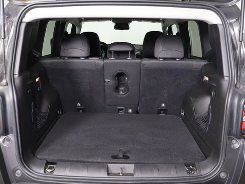 Used 2017 Jeep Renegade Altitude image 13