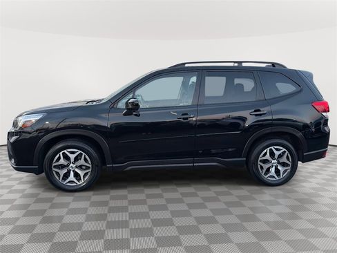 Used 2020 Subaru Forester Premium image 4
