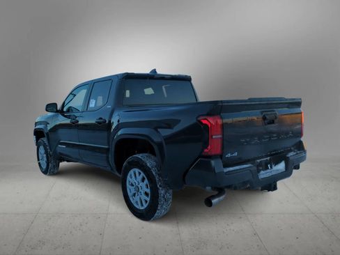 Used 2025 Toyota Tacoma SR5 AWD/4WD image 4