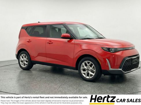 Used 2025 Kia Soul LX w/ LX Technology Package FWD image 1