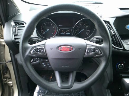 Used 2017 Ford Escape SE w/ Equipment Group 201A FWD image 17