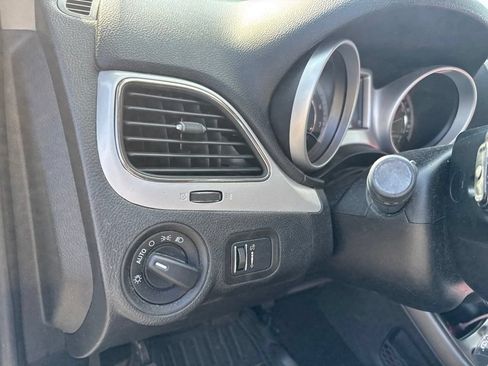 Used 2020 Dodge Journey SE w/ SE Popular Equipment Group FWD image 13