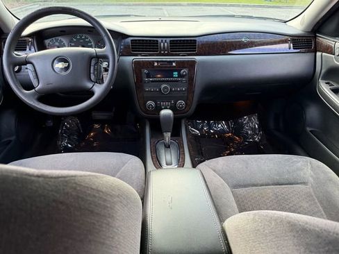 Used 2015 Chevrolet Impala LT w/ LT Sunroof Package image 7