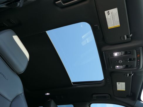 Used 2023 GMC Yukon Denali AWD/4WD image 30