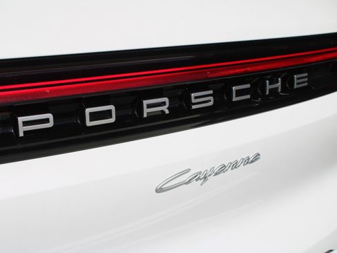 Certified 2025 Porsche Cayenne image 15