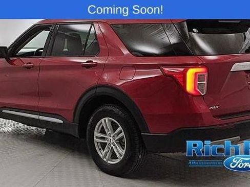 Certified 2022 Ford Explorer XLT w/ Equipment Group 202A image 4