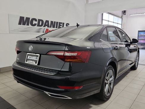 Used 2019 Volkswagen Jetta R-Line image 4