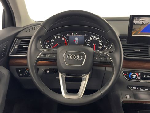 Used 2023 Audi Q5 Premium w/ Convenience Package image 20