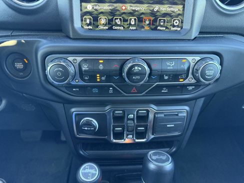 Used 2023 Jeep Wrangler Sahara w/ Cold Weather Group image 16