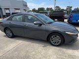 Used 2024 Hyundai Elantra SEL image 2