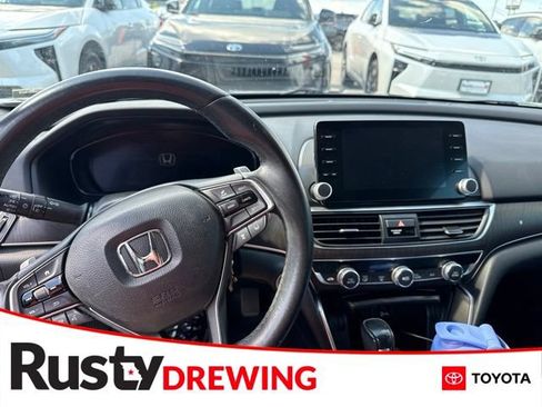 Used 2018 Honda Accord Touring image 1