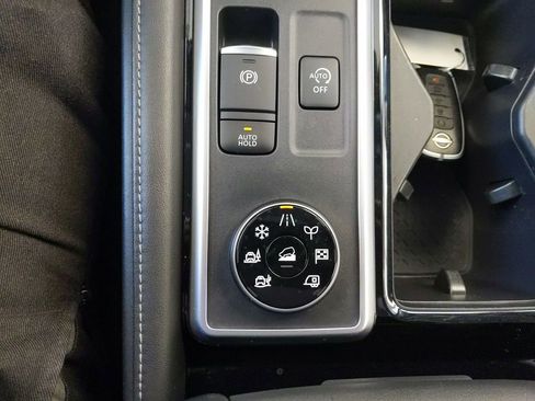 Used 2023 Nissan Pathfinder SL w/ Lighting Package (N92) AWD/4WD image 23