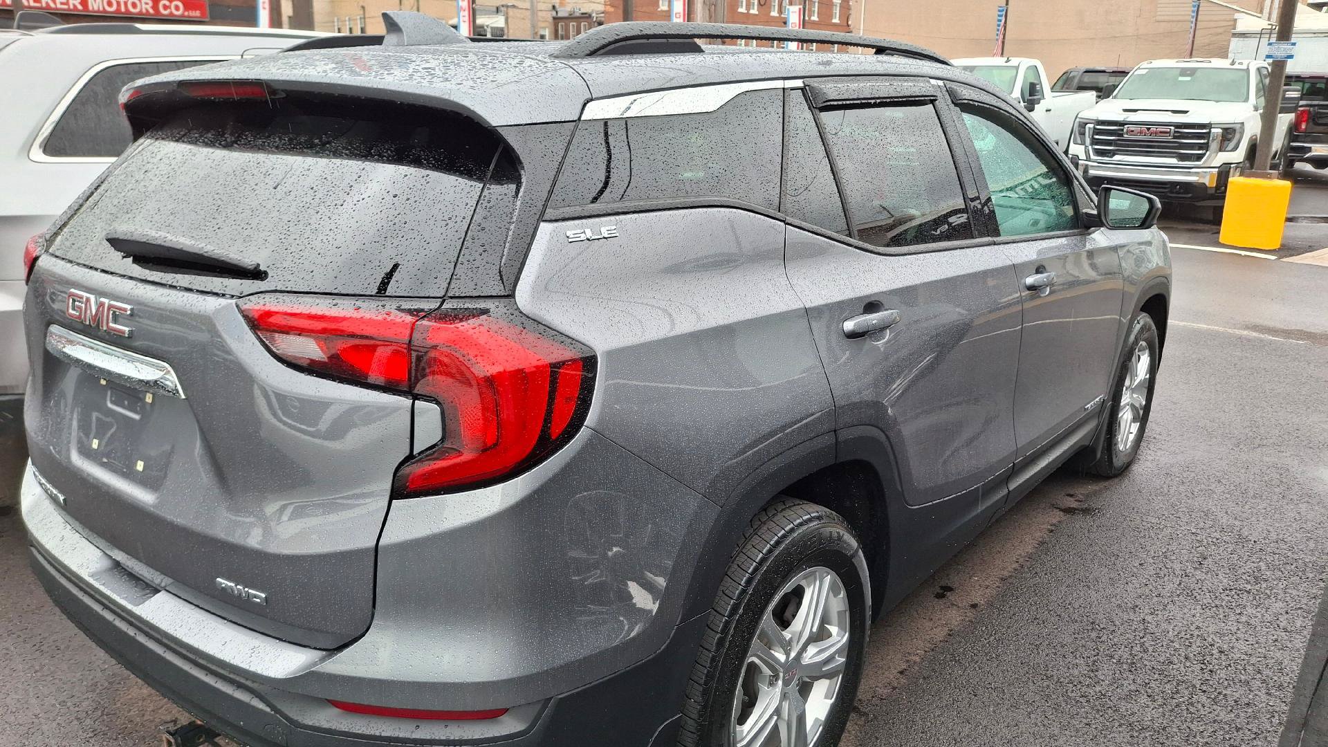 Used 2020 GMC Terrain SLE w/ Driver Convenience Package AWD/4WD image 6