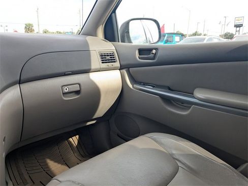 Used 2008 Toyota Sienna LE image 17