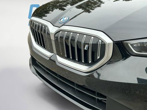 Used 2024 BMW i5 eDrive40i image 23