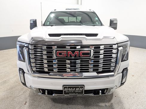 Used 2024 GMC Sierra 3500 Denali w/ Denali Reserve Package image 8