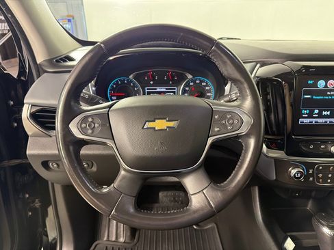 Used 2018 Chevrolet Traverse LT FWD image 15