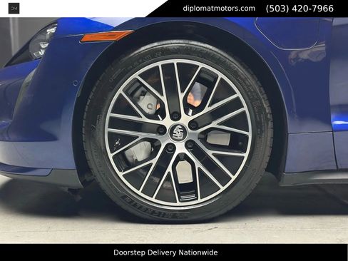 Used 2020 Porsche Taycan image 38