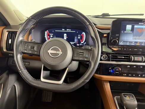 Used 2022 Nissan Pathfinder Platinum w/ Cargo Package FWD image 14