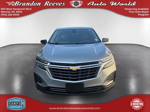 Used 2023 Chevrolet Equinox LS FWD image 2