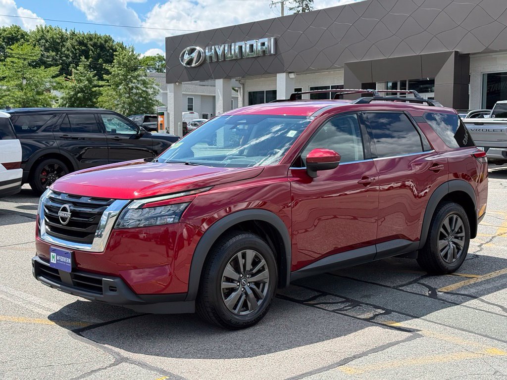 Used 2023 Nissan Pathfinder SV AWD/4WD image 1