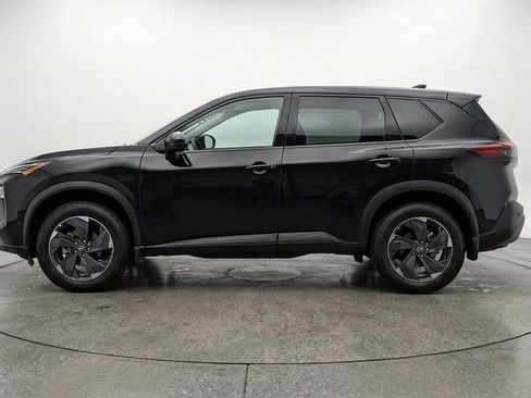 Used 2025 Nissan Rogue SV image 4