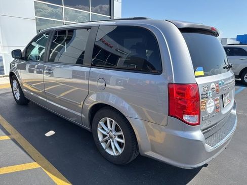 Used 2015 Dodge Grand Caravan SXT w/ UConnect Hands-Free Group image 2