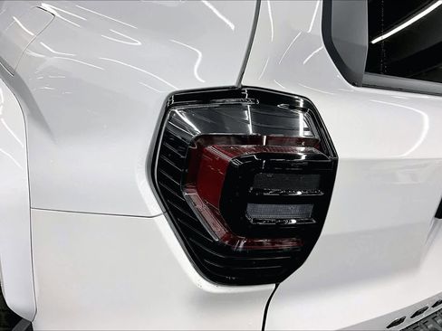 Used 2025 Toyota 4Runner Trailhunter image 28