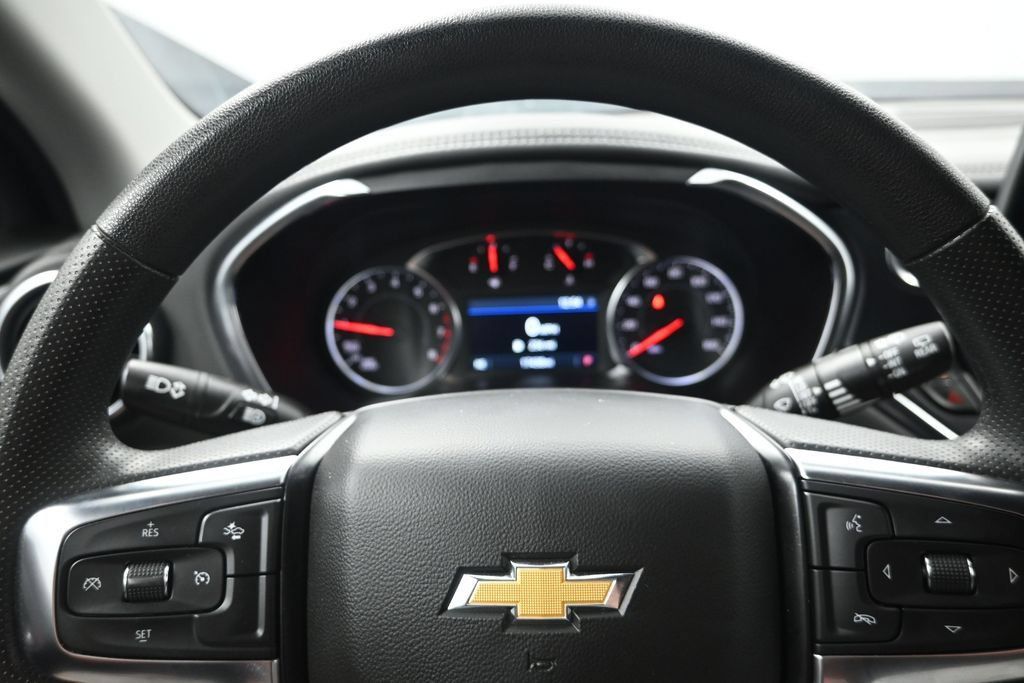 Used 2025 Chevrolet Blazer LT AWD/4WD image 13