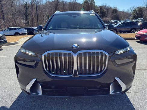 Used 2024 BMW X7 xDrive40i w/ Executive Package image 2