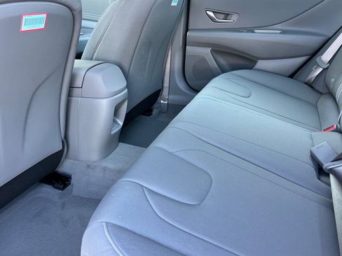 Used 2025 Hyundai Elantra SEL FWD image 16
